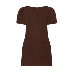 Mini robe marron foncé à manches bouffantes, col rond et poches décoratives