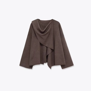 Dunkelbraune Strickjacke für Damen mit asymmetrischem Wickelhals und langen Ärmeln