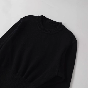 Schicker schwarzer Strickpullover für Damen mit Rundhalsausschnitt und langen Ärmeln