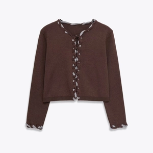 Gilet en Maille Col Rond Femme Avec Garniture Tressée Contrastée Manches Longues Marron Pull Décontracté Streetwear Automne Top