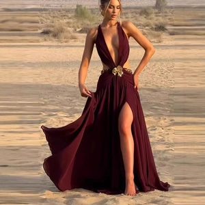 Robe Longue Sexy pour Femmes Dos Nu Halter Imprimé Léopard Décoration de Fleur en Métal Fente Haute Col en V Robe de Soirée Plage Élégante