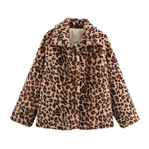 Faux fur leopard print jacket with stylish lapel collar and quilted lining for winter