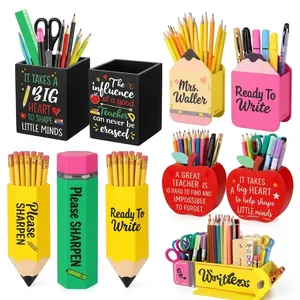 Collection détaillée de porte-crayons en bois colorés sur le thème des enseignants