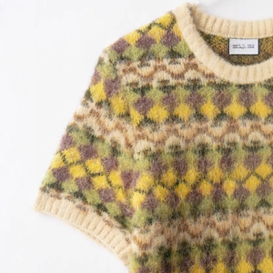 Women short sleeve knit sweater with colorful geometric diamond jacquard pattern