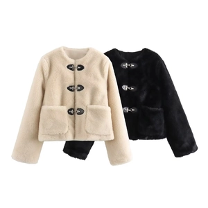 Fleece jacket with spring metal buckles and lamb wool texture in black and beige
