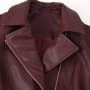 Veste de motard classique en similicuir bordeaux avec col à revers et fermeture éclair