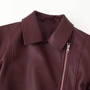 Veste de motard bordeaux classique avec fermetures éclair asymétriques et revers larges