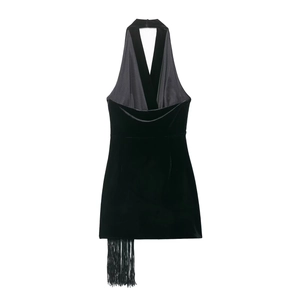 Elegante abito corto in velluto nero con scollo all'americana e frange lunghe