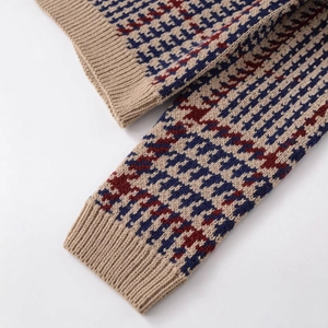 Maglione da donna in maglia pied de poule in blu, bordeaux e beige con polsini a costine
