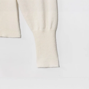 Pull en maille à épaules dénudées pour femme, coupe ajustée blanche avec détails côtelés