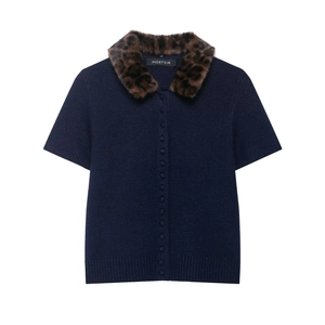 Short-sleeved navy knit cardigan featuring a stylish leopard faux fur collar and buttons