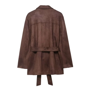 Veste en daim synthétique marron foncé pour femme avec revers et ceinture, vue de dos
