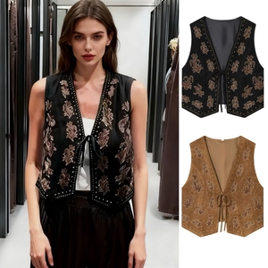 Gilet en Simili Daim Brodé Rétro pour Femmes Gilet sans Manches Floral Bohème Col en V Style Ethnique Mode