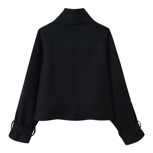 Vue arrière d'un manteau court noir en laine avec col montant et détails de boucles aux manches