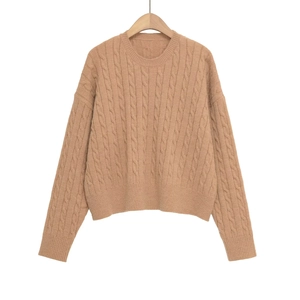 Women's loose camel cable knit sweater with classic round neck and drop shoulder design