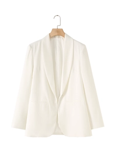 Detail of elegant white shawl collar blazer for women featuring smooth fabric and sleek lines
