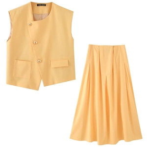 Women's light yellow cotton linen vest and pleated midi skirt two-piece suit with gold buttons