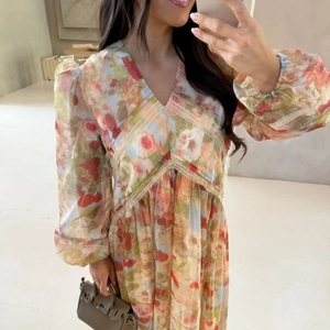 Floral print long sleeve V-neck maxi dress with lace trim decoration and vintage cottage style