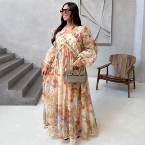 Elegant floral print V-neck maxi dress with long sleeves for women, minimalist indoor style
