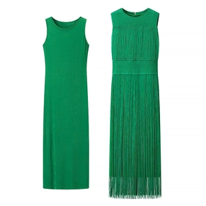 Conjunto de vestido de punto verde sin mangas de dos piezas con flecos y detalles plisados