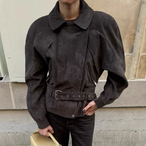 Vintage dunkelbraune Damen Bikerjacke aus Wildlederimitat mit Gürtel und Reißverschluss