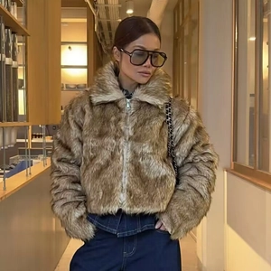 Chic women's brown faux fur cropped jacket with wide lapels and a metallic zipper