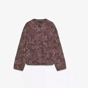 Vintage floral print quilted jacket with round neck and floral embroidery patterns