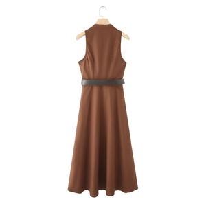 Dunkelbraunes ärmelloses Midi-Kleid mit V-Ausschnitt, Gürtel und A-Linien-Schnitt
