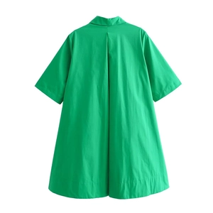 Smaragdgrünes Übergroßes A-Linien-Hemdkleid mit Kellerfalte hinten und klassischem Kragen