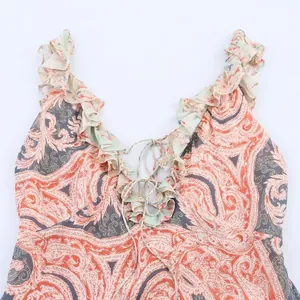 Robe bohème imprimé cachemire avec col en V profond, volants et lacets croisés