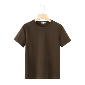 Slim fit coffee brown short sleeve crew neck T-shirt made of heavy double-sided fabric