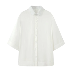 Classic white short-sleeved commuter shirt with lapel collar and single-breasted buttons