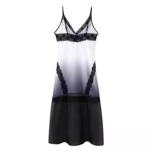 Lace拼接 ombre gradient slip dress with V-neckline and elegant black lace trim