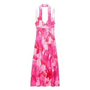 Robe longue en satin à imprimé floral rose avec décolleté licou et détails de cordon