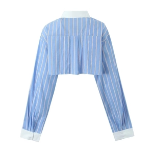 Chemise courte à rayures bleues et blanches avec col contrasté blanc et pli au dos
