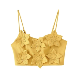 Haut à bretelles jaune gingembre avec fleurs 3D et fines bretelles réglables