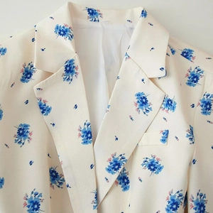 Blazer elegante da donna con stampa floreale, revers classico nei toni avorio e blu