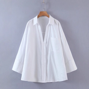 Damen Oversize-Hemd aus weißer Baumwollpopeline mit spitzem Kragen und großer Brusttasche