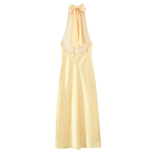 Robe midi élégante en satin champagne avec licou et grand nœud papillon au dos