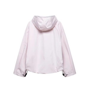Rückansicht der hellrosa Windjacke mit Kapuze und verstellbarem Kordelzug am Saum