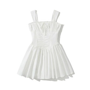 Robe courte blanche sans manches avec taille corset et jupe plissée élégante