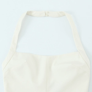 Robe dos nu chic blanc crème avec des détails sophistiqués de boutons au dos