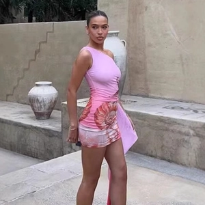 Slim fit one-shoulder mini dress for women with pink gradient and nautilus shell print