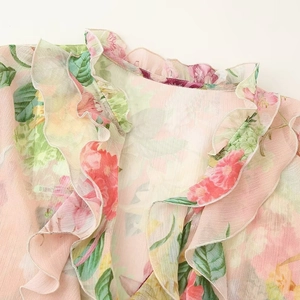 Floral print chiffon blouse with V-neck ruffled layering in light pink spring style