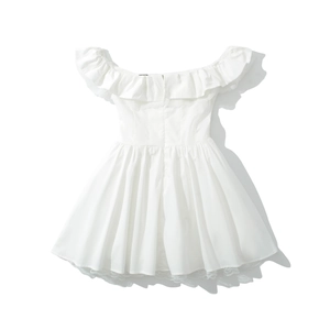 Mini robe blanche à épaules dénudées avec volants en dentelle et silhouette évasée