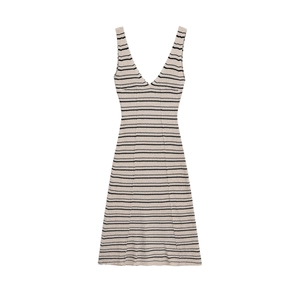 Robe longue en tricot rayé sans manches avec décolleté en V profond, crème et noir