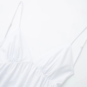 Chic white poplin midi slip dress with V-neck and delicate ruched pleated detailing