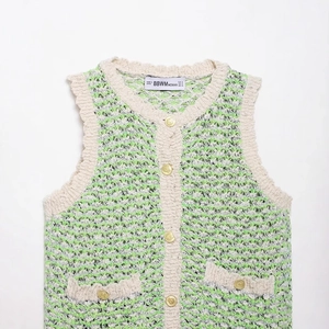 Women's 2025 early spring textured knit vest with green honeycomb pattern and gold buttons
