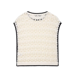 Gilet en maille crochetée pour femme, beige avec bordures noires contrastées et col rond