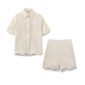 Ensemble Deux Pièces Brodé pour Femmes Bord Festonné Chemise à Manches Courtes et Short à Taille Haute Décontracté Été Top And Bottom